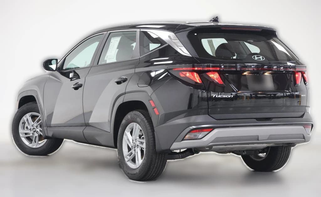 Hyundai Tucson SE AWD 2026 — side view