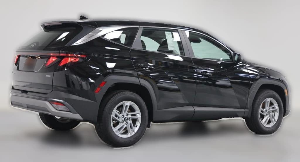 Hyundai Tucson SE AWD 2026 — side view