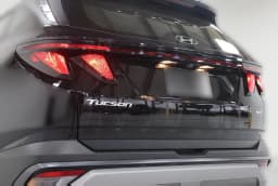 Hyundai Tucson SE AWD 2026 — side view