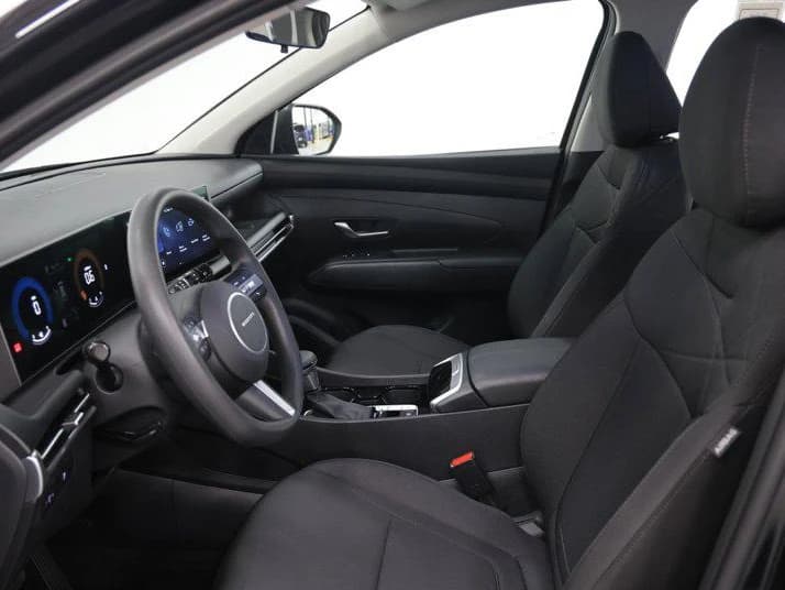 Hyundai Tucson SE AWD 2026 — side view