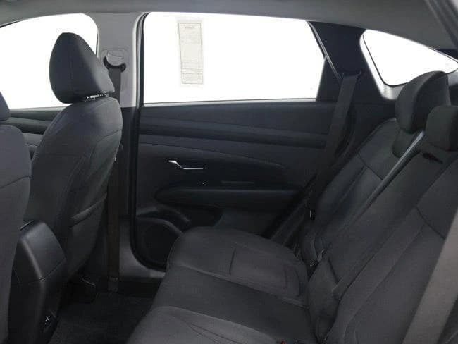 Hyundai Tucson SE AWD 2026 — side view