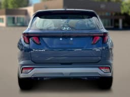 Hyundai Tucson SE AWD 2026 — side view