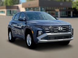 Hyundai Tucson SE AWD 2026 — side view