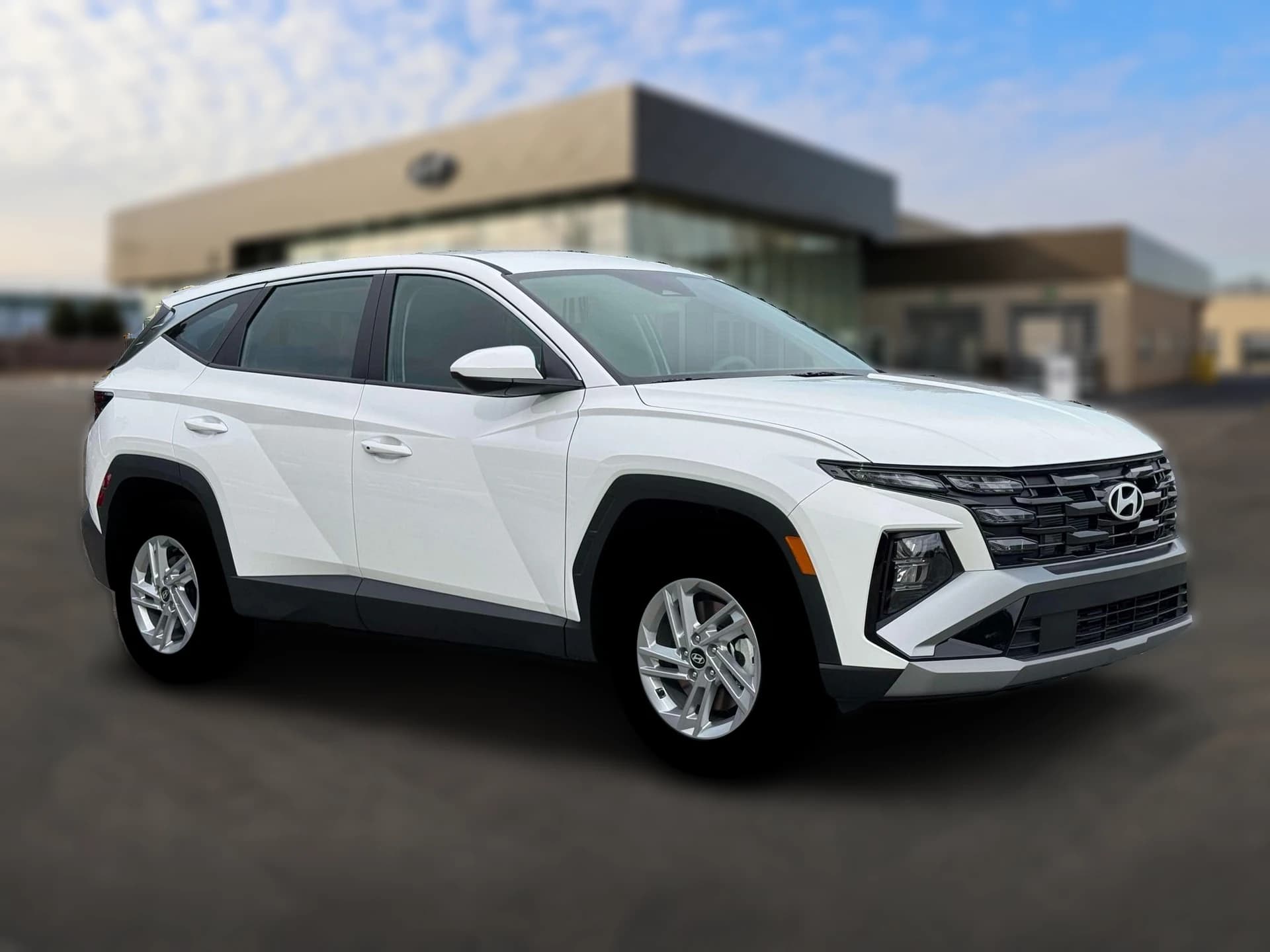 Hyundai Tucson SE AWD 2026 — side view