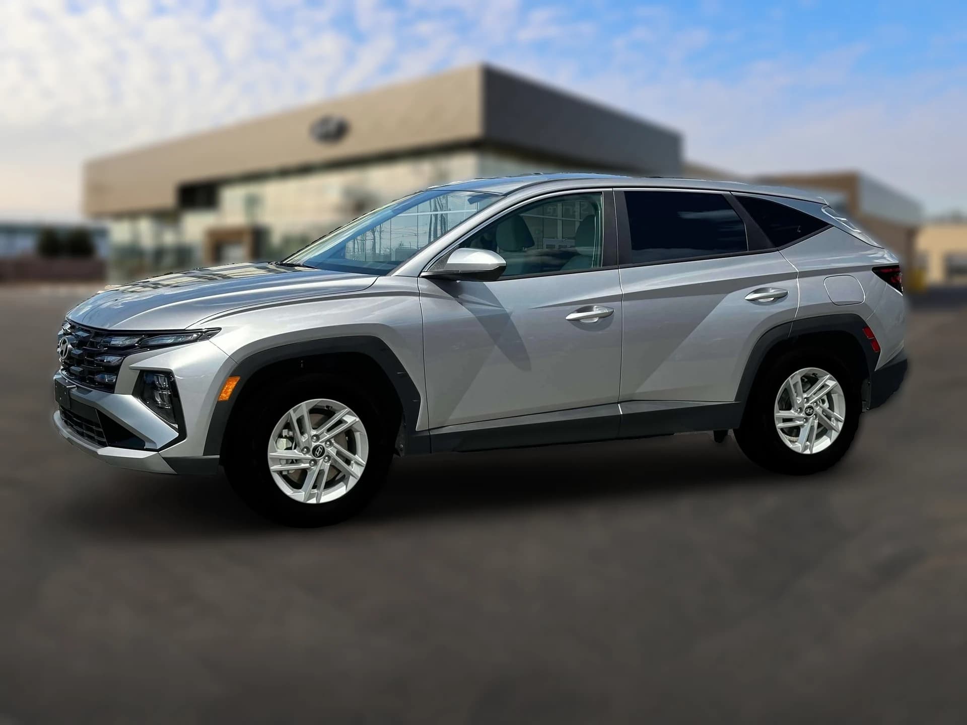 Hyundai Tucson SE AWD 2026 — side view