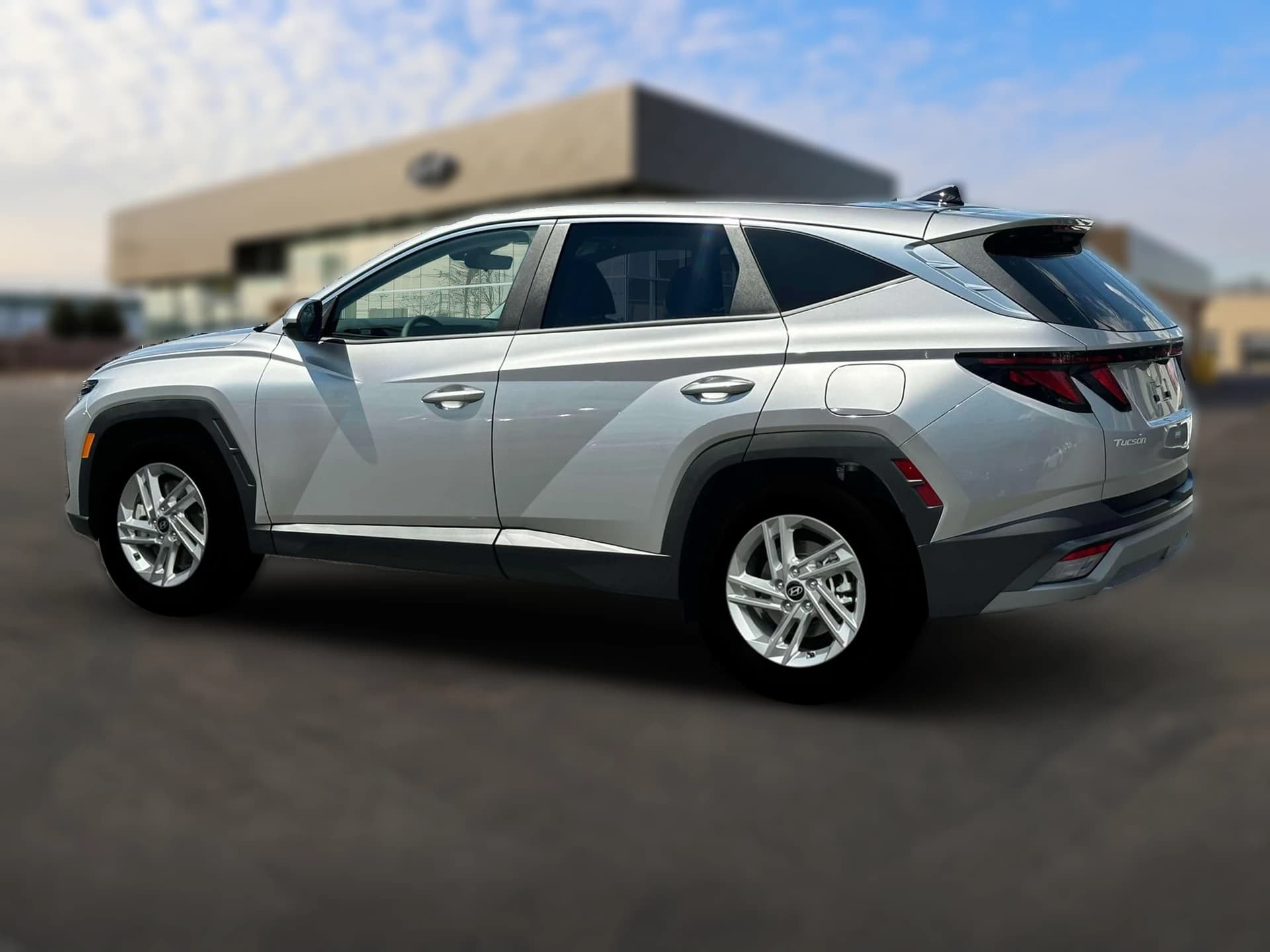 Hyundai Tucson SE AWD 2026 — side view