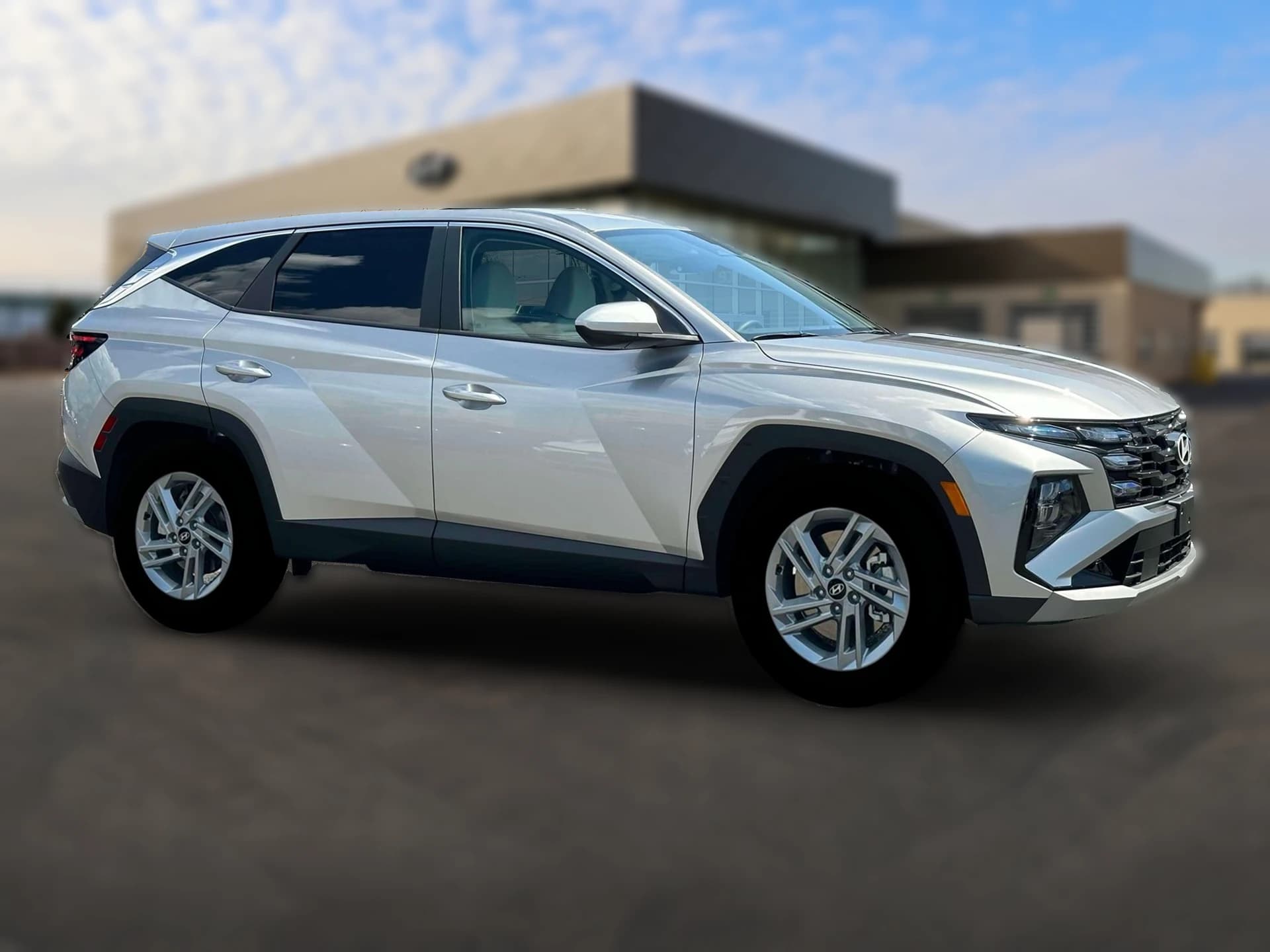 Hyundai Tucson SE AWD 2026 — side view