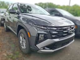 Hyundai Tucson SE AWD 2026 — side view