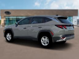 Hyundai Tucson SE AWD 2026 — side view