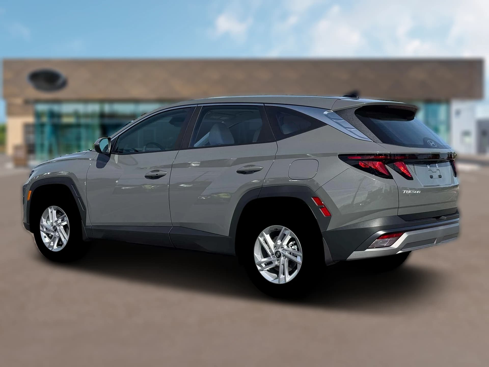 Hyundai Tucson SE AWD 2026 — side view