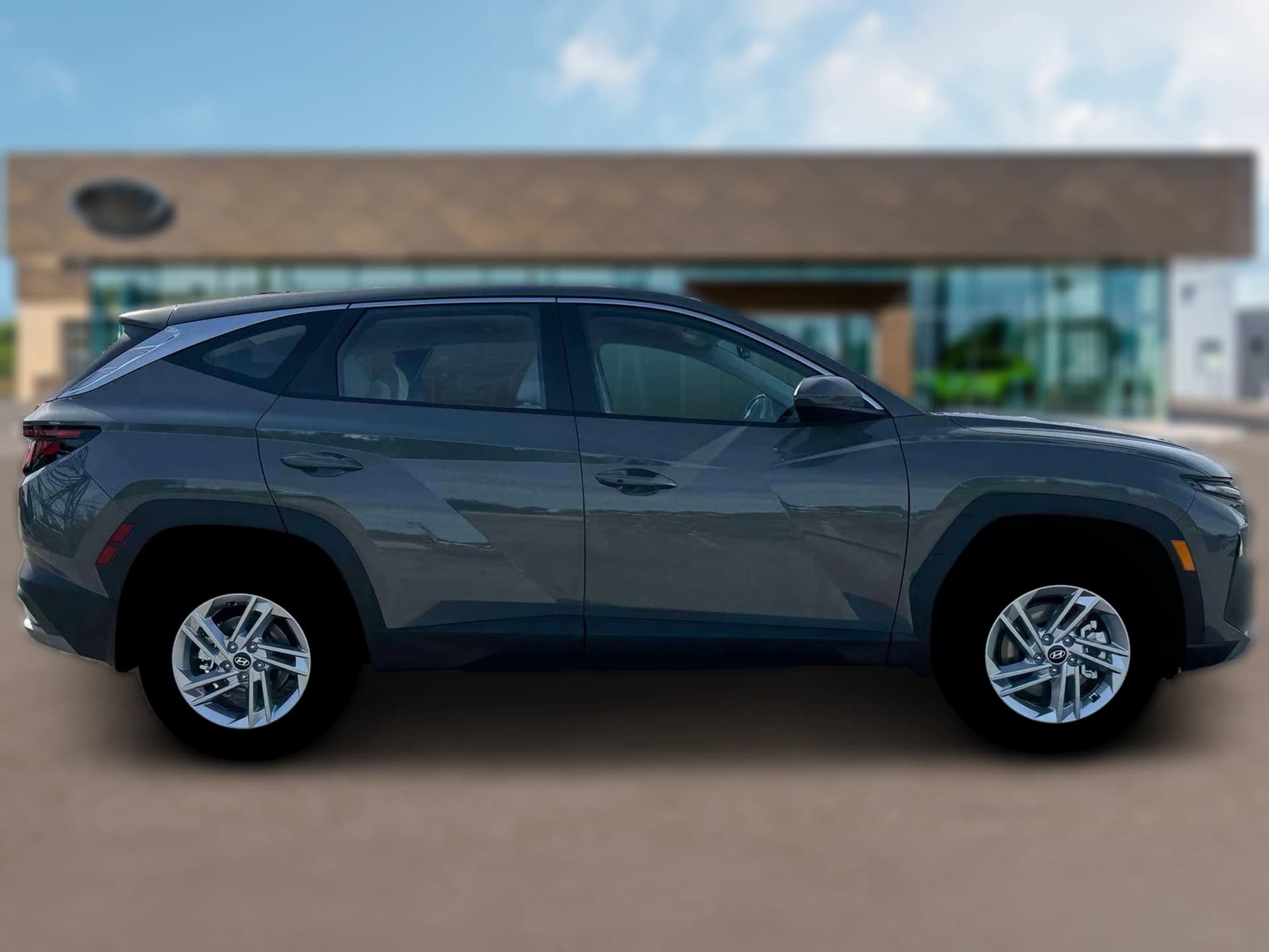 Hyundai Tucson SE AWD 2026 — side view