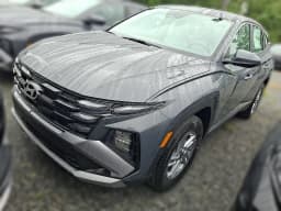 Hyundai Tucson SE AWD 2026 — side view