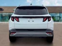 Hyundai Tucson SEL FWD 2026 — side view