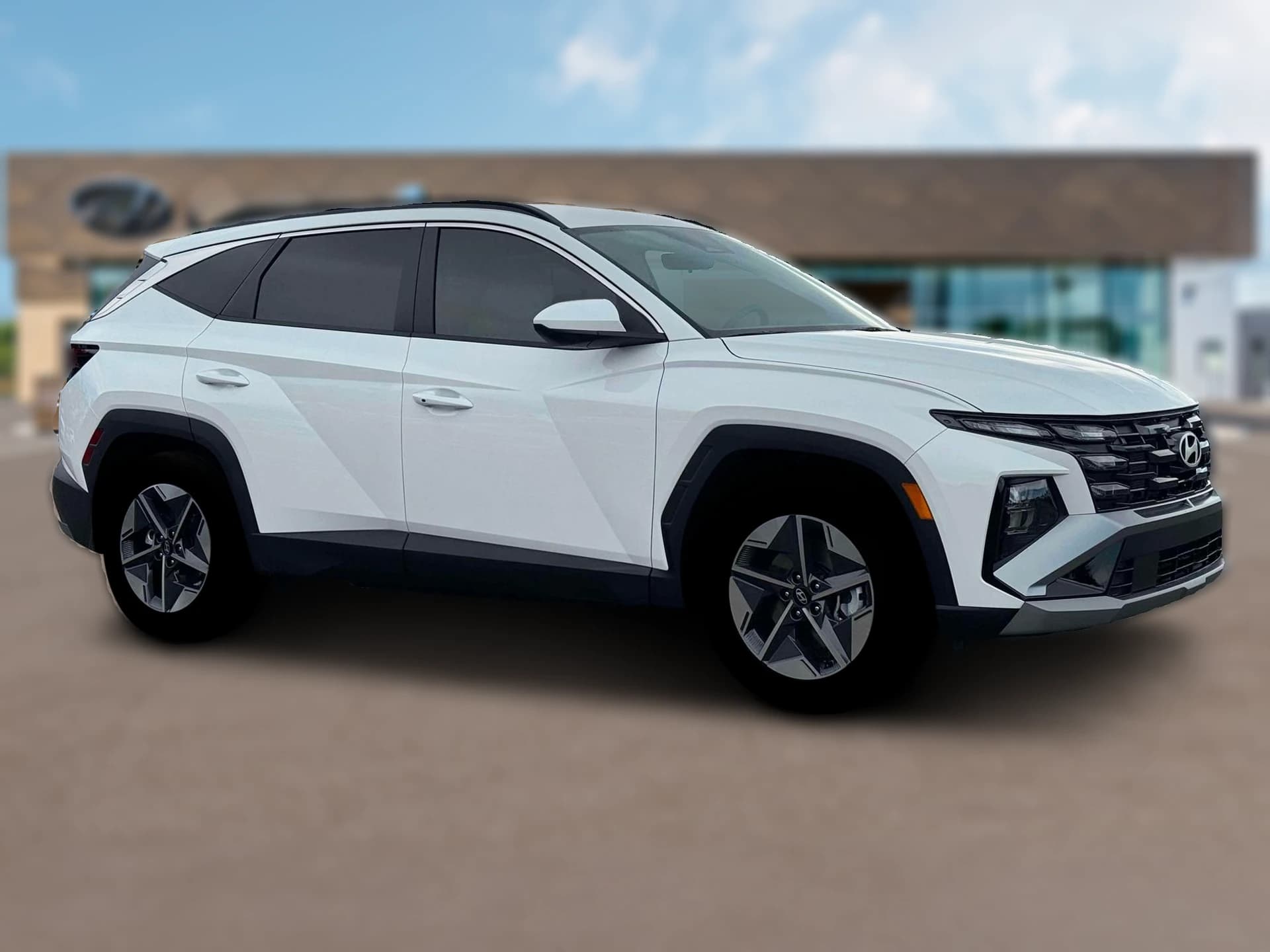 Hyundai Tucson SEL FWD 2026 — side view
