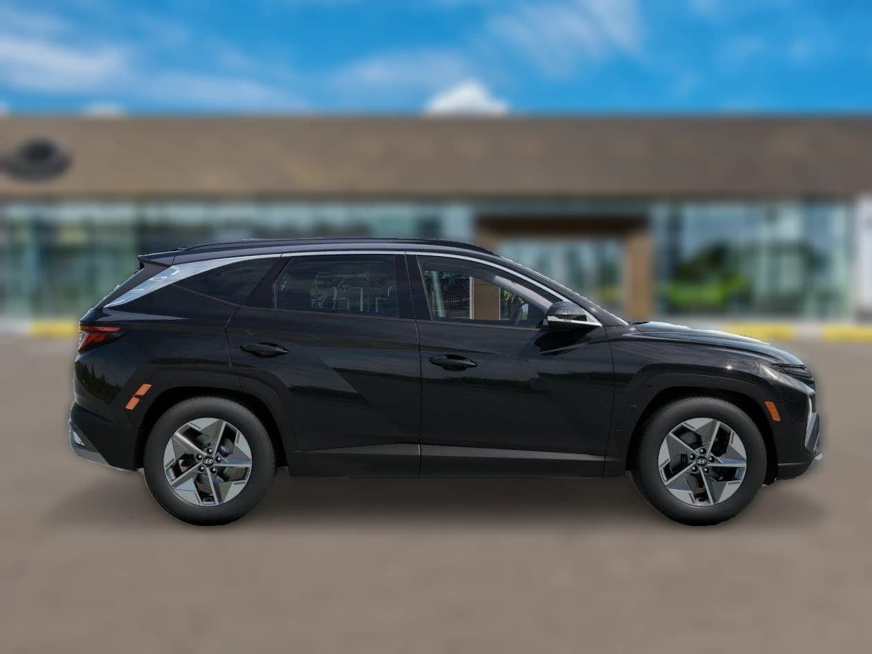 Hyundai Tucson SEL FWD 2026 — side view