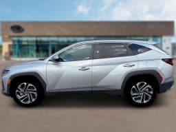 Hyundai Tucson SEL FWD 2026 — side view