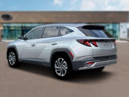 Hyundai Tucson SEL FWD 2026 — side view