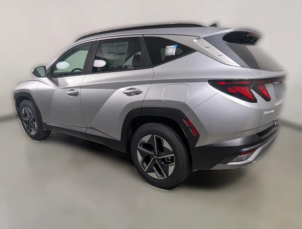 Hyundai Tucson SEL FWD 2026 — side view