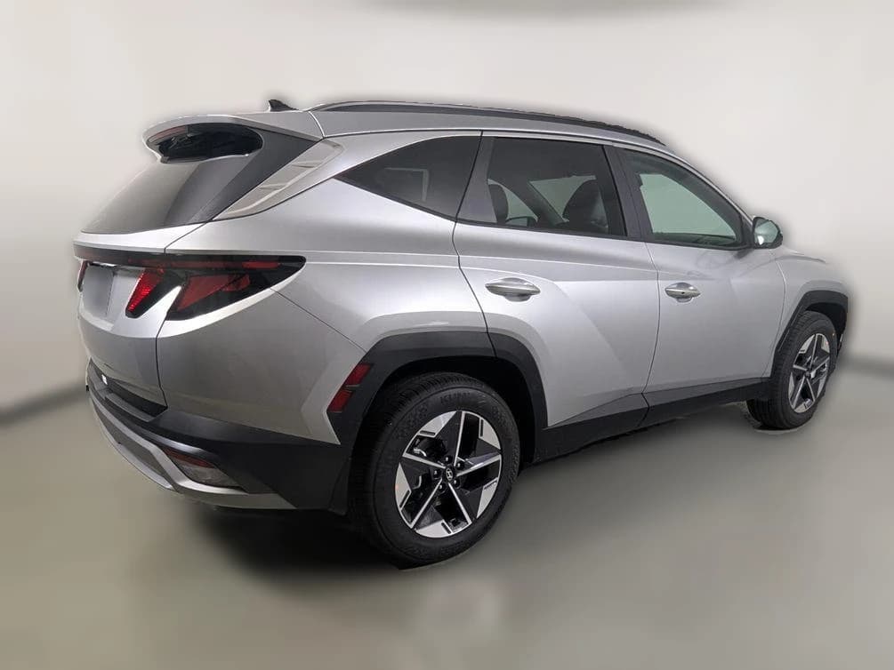Hyundai Tucson SEL FWD 2026 — side view
