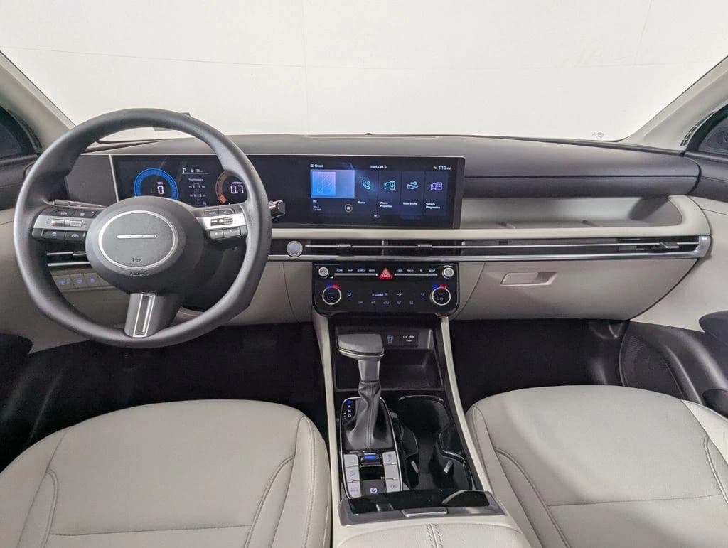 Hyundai Tucson SEL FWD 2026 — side view