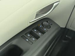 Hyundai Tucson SEL FWD 2026 — side view