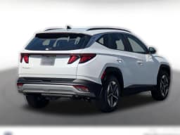 Hyundai Tucson SEL FWD 2026 — side view