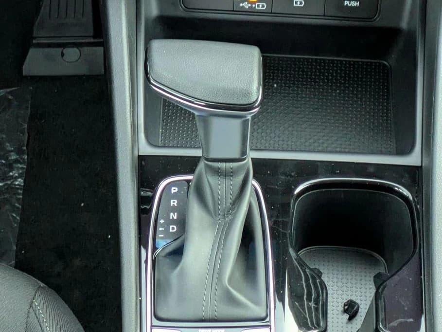 Hyundai Tucson SEL FWD 2026 — side view