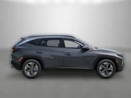 Hyundai Tucson SEL FWD 2026 — side view