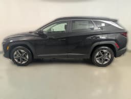Hyundai Tucson SEL FWD 2026 — side view