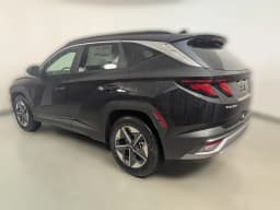 Hyundai Tucson SEL FWD 2026 — side view
