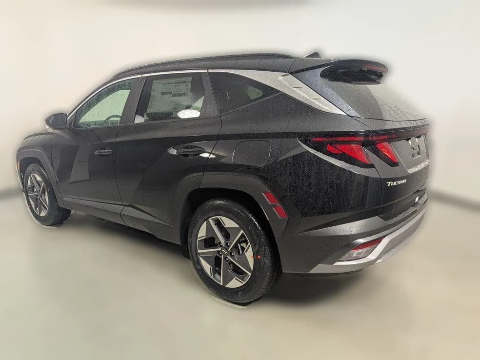 Hyundai Tucson SEL FWD 2026 — side view