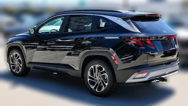 Hyundai Tucson SEL Plus FWD 2026 — side view