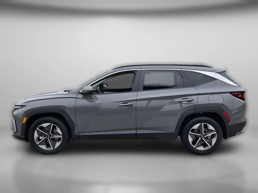 Hyundai Tucson SEL FWD 2026 — side view