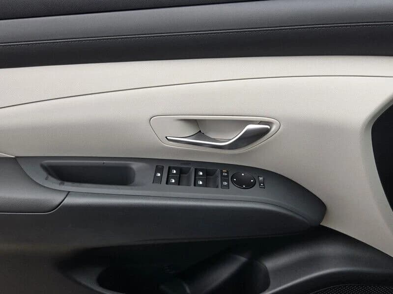 Hyundai Tucson SEL FWD 2026 — side view