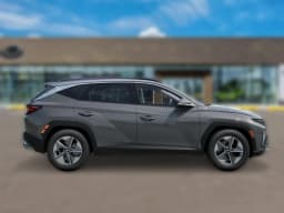 Hyundai Tucson SEL FWD 2026 — side view