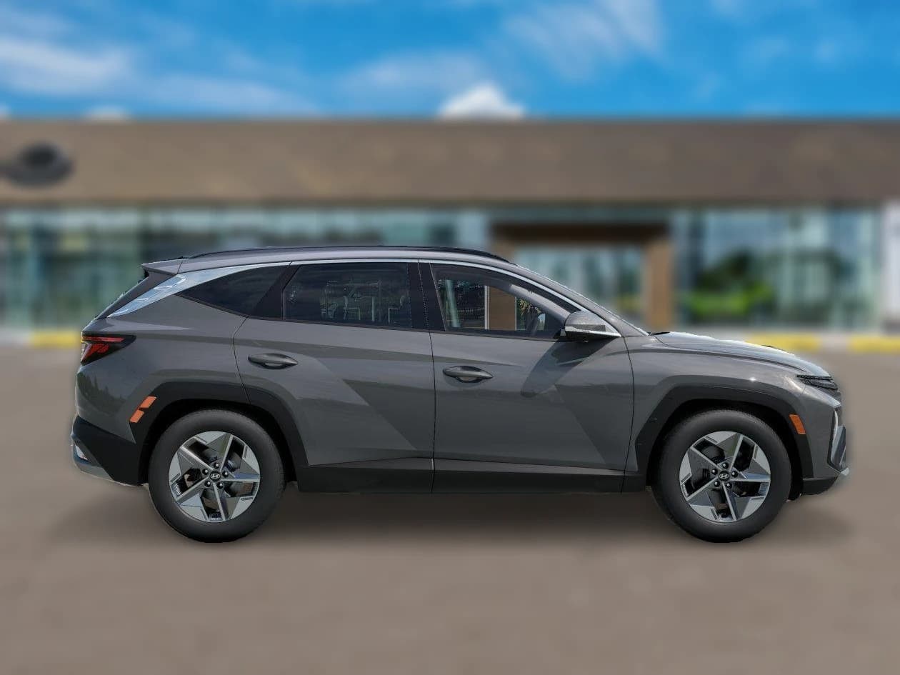 Hyundai Tucson SEL FWD 2026 — side view