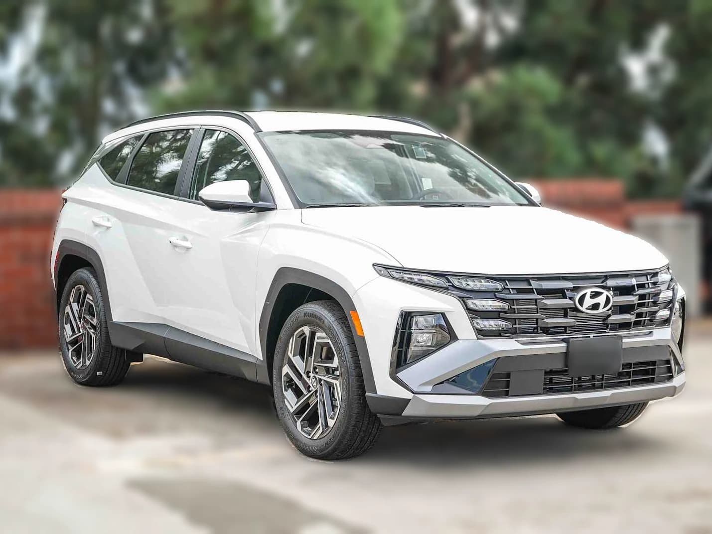 Hyundai Tucson SEL Plus FWD 2026 — side view