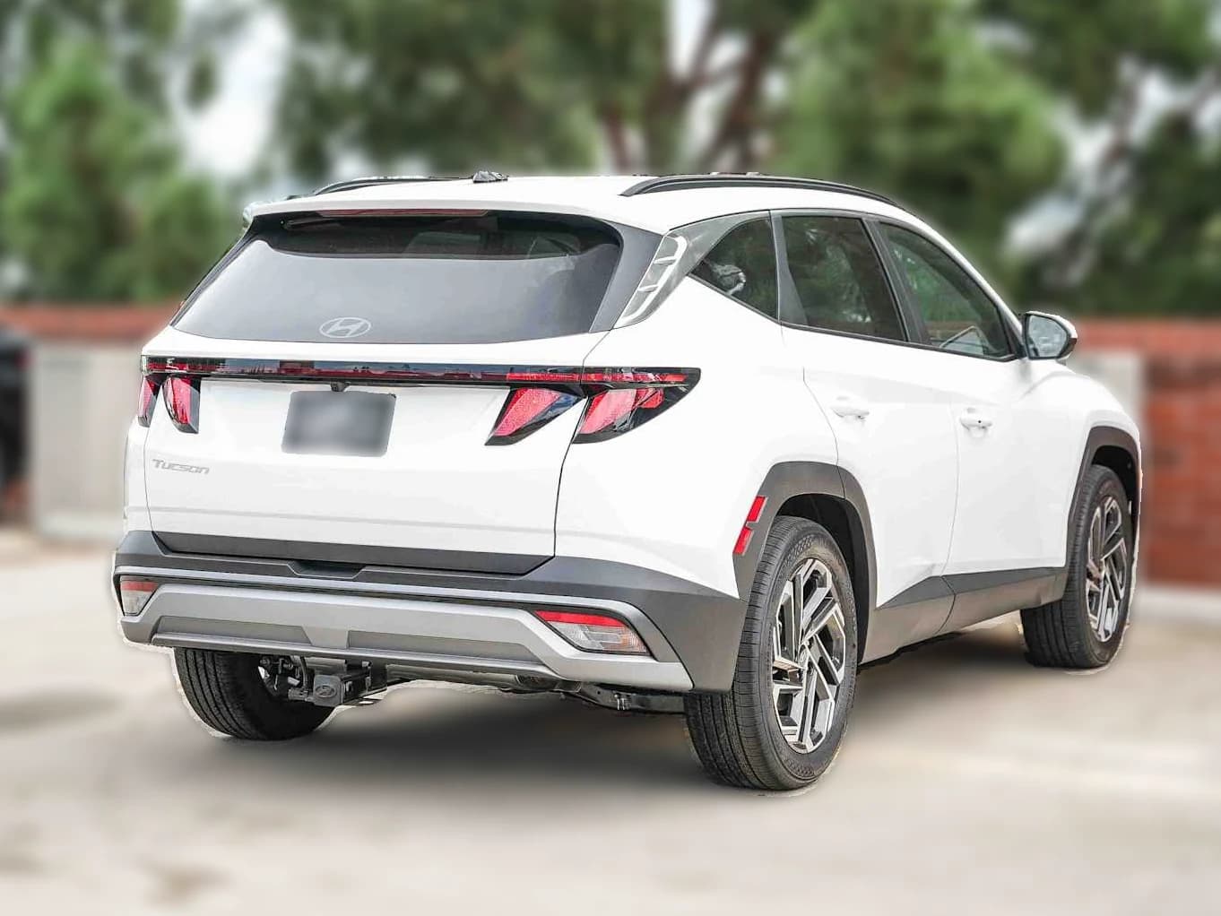 Hyundai Tucson SEL Plus FWD 2026 — side view
