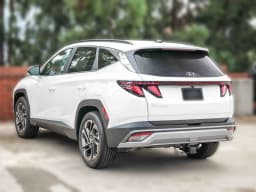 Hyundai Tucson SEL Plus FWD 2026 — side view