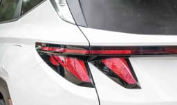 Hyundai Tucson SEL Plus FWD 2026 — side view