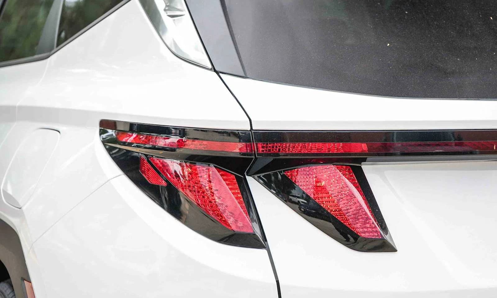 Hyundai Tucson SEL Plus FWD 2026 — side view