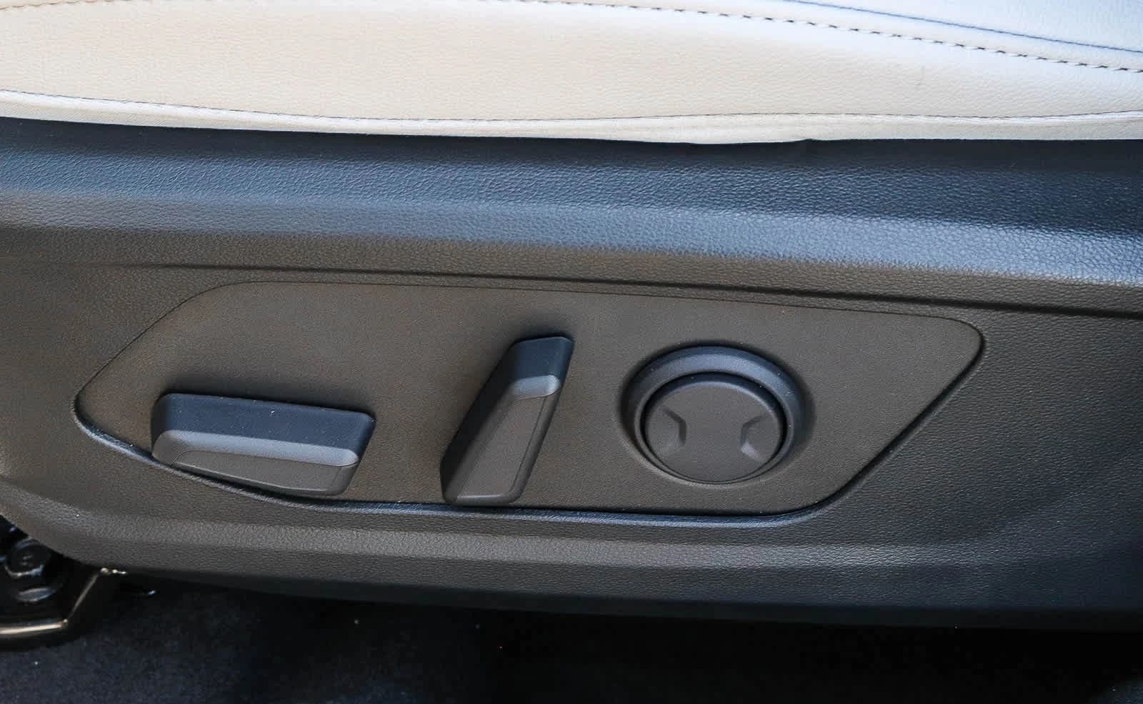 Hyundai Tucson SEL Plus FWD 2026 — side view