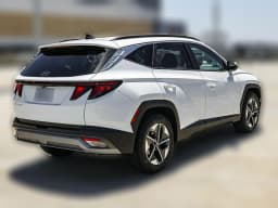 Hyundai Tucson SEL FWD 2026 — side view