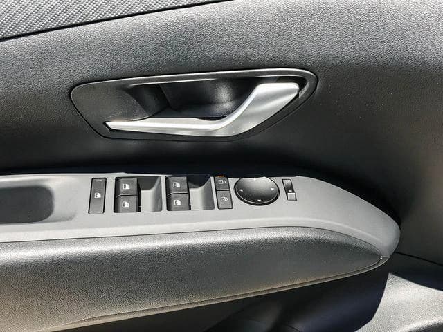 Hyundai Tucson SEL FWD 2026 — side view