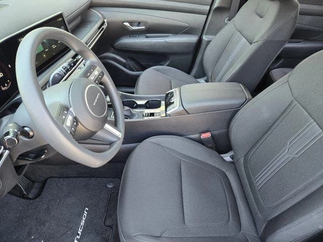 Hyundai Tucson SEL FWD 2026 — side view