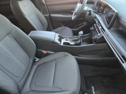 Hyundai Tucson SEL FWD 2026 — side view