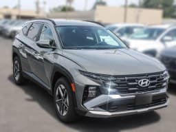 Hyundai Tucson SEL FWD 2026 — side view