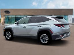 Hyundai Tucson SEL FWD 2026 — side view