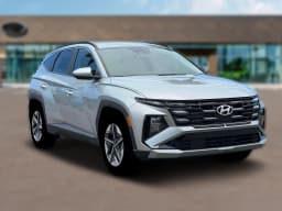 Hyundai Tucson SEL FWD 2026 — side view