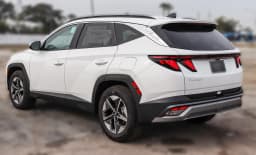 Hyundai Tucson SEL FWD 2026 — side view